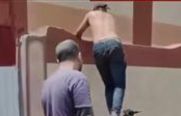 أول رد للتعليم على اقتحام شخص مدرسة أولاد حمام الإعدادية بدمياط «انفوجراف»