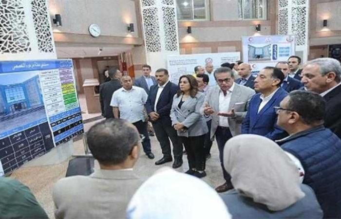 وزير الصحة والسكان يستعرض مشروعات الوزارة والخريطة الصحية بالغربية